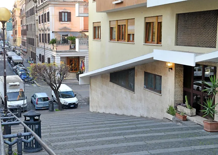 Vatican Domus Stefania Konukevi 4*